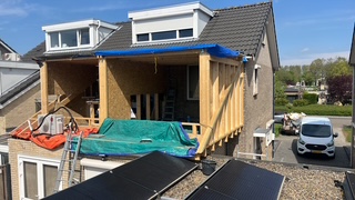 Houten dakopbouw aan een bestaande woning